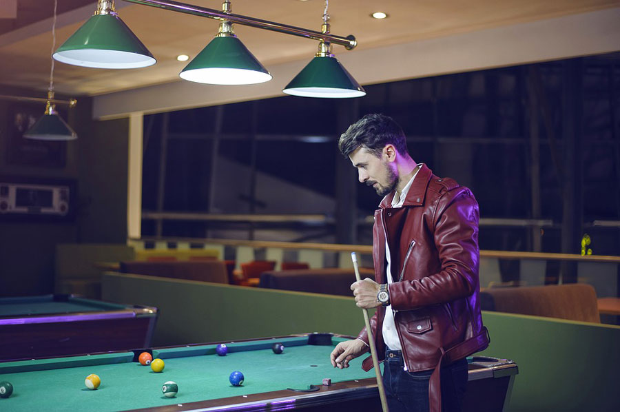 Indoor pool table